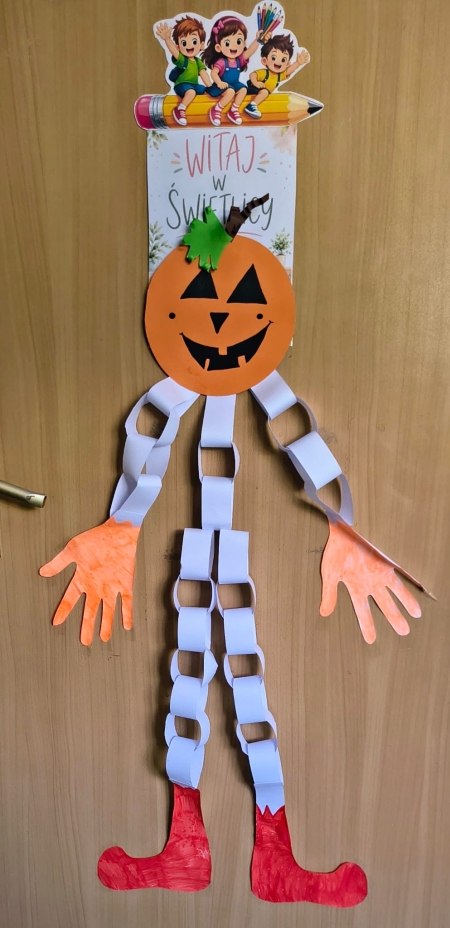 Dynie z papieru w świetlicy